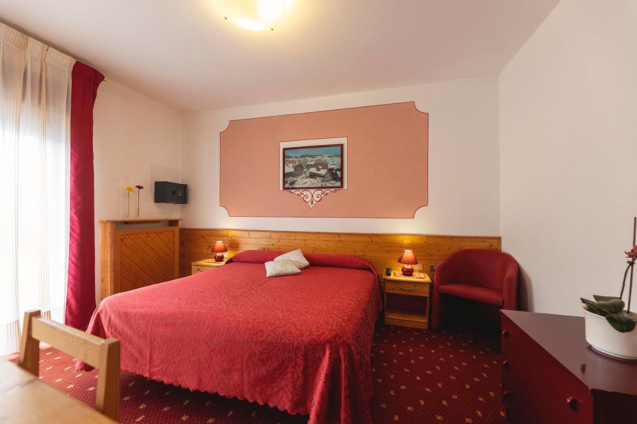 Hotel Castel Mani San Lorenzo Dorsino Exteriér fotografie
