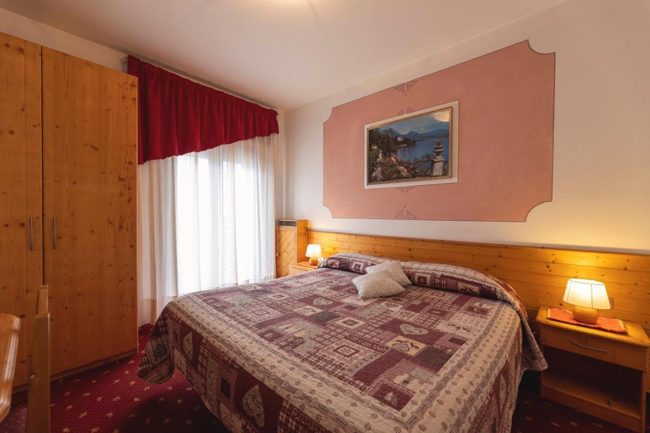 Hotel Castel Mani San Lorenzo Dorsino Exteriér fotografie