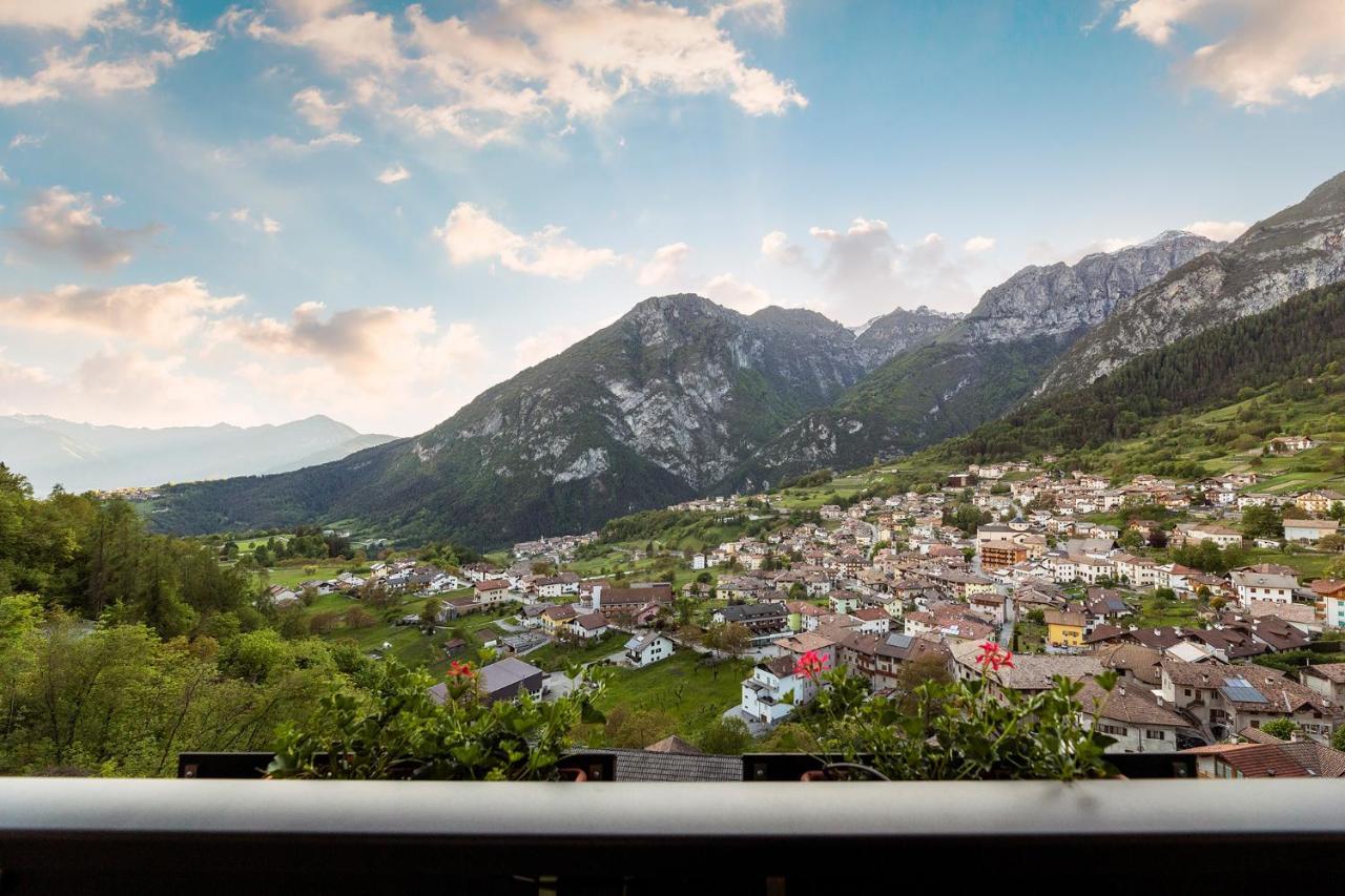 Hotel Castel Mani San Lorenzo Dorsino Exteriér fotografie