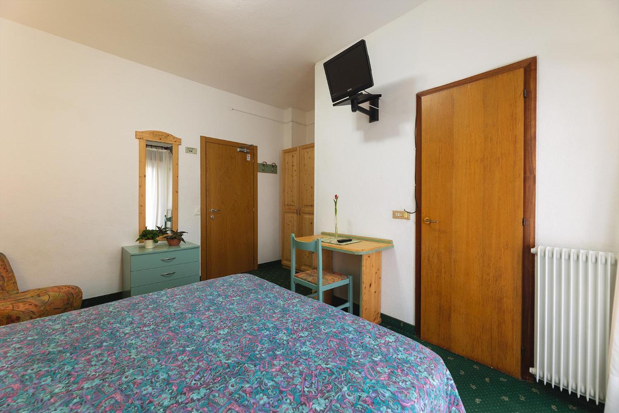 Hotel Castel Mani San Lorenzo Dorsino Exteriér fotografie